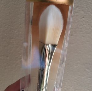 Triangle Foundation Brush
